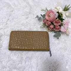 フォリフォリ ハート型押し ラウンドファスナー長財布 ベージュのサムネイル