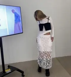 epingler EMBROIDERED H LINE SKIRTのサムネイル