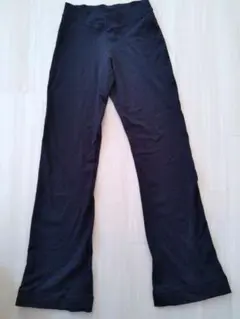 黒 スリムフィット ハイウエストパンツ