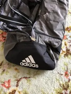 1度のみ　美品　アディダス　adidas スポーツバッグ