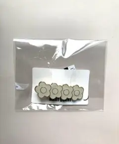 マリークワント MARY QUANT 4デイジーエポ ワニクリップ　ベージュ