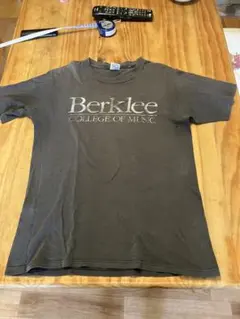 Jerzees製バークリー音楽大学 Tシャツ