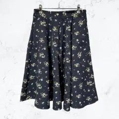 13946 アースミュージック&エコロジー 花柄スカート ロング フレア紺 総柄