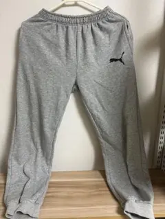 PUMA グレー スウェットパンツ