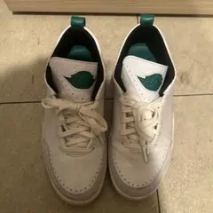 WMNS AIR JORDAN 2 RETRO LOW SE ホワイト/グリーン