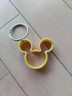 ミッキー型シリコンキーホルダー（黄色）