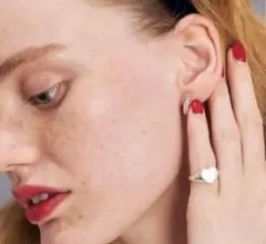 2025年最新】laver ピアスの人気アイテム - メルカリ