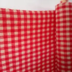 赤とベージュのチェック生地　未使用