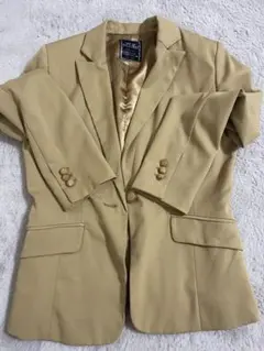 ベージュ テーラードジャケット