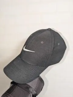 【美品】NIKE ナイキ クラブ キャップ Dri-FIT M/Lサイズ グレー