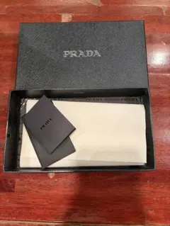 PRADA プラダ 空箱 収納ケースのサムネイル