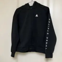 アディダスフード付パーカー