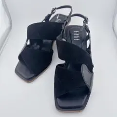 未使用品✨️fitfit ツイストストラップ ブロックヒール サンダル ブラックのサムネイル