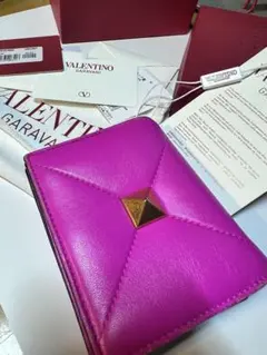 VALENTINO GARAVANI ロックスタッズ 二つ折り財布のサムネイル