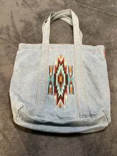 チチカカ　デニム刺繍トートバッグ　中古のサムネイル