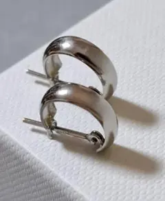 Pt900 フープピアス 中折れ式 2×20mm - メルカリ
