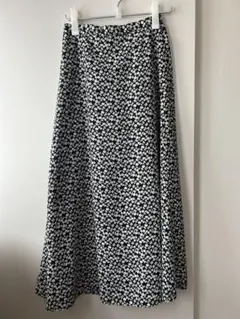 GU 花柄フレアロングスカート