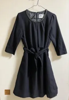 AUSTIN REED 黒 ウエストリボン付きワンピース