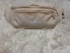 adidas ボディバッグ HK2627 ベージュ　デッドストック