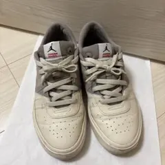 Jordan Series スニーカー ベージュ/グレーのサムネイル