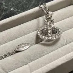 ヴィヴィアンウエストウッド オーブ クリア ストーン ネックレス ペンダント