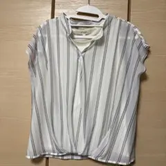 ストライプ 半袖 Vネックシャツ