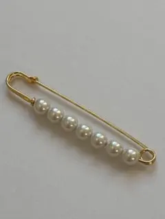 パールビーズ付き　ピンブローチ