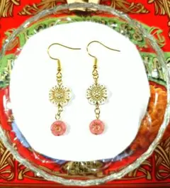 揺れる〜2つの大きさのお花〜ホワイト♡ピンク〜ピアス〜ハンドメイド