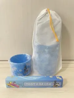 AMBASSADOR HOTELキッズ歯ブラシとコップとスリッパのセット