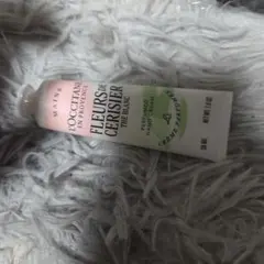 L'Occitane Fleurs de Cerisierハンドクリーム30ml