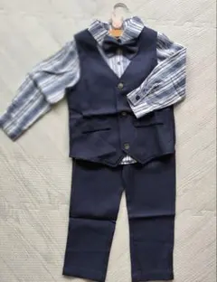 男の子用のフォーマルスーツ4点セット【110】