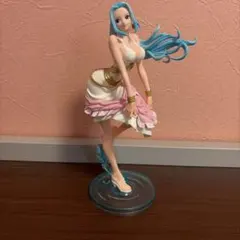 コ*ウ様 ♦︎ワンピース ビビ GLTTER&GLAMOURS リペイント 二次 - メルカリ