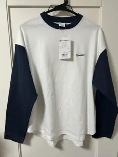 未使用(チャンピオン)長袖Tシャツ