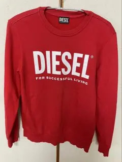 DIESEL ロゴ入り 赤 スウェット