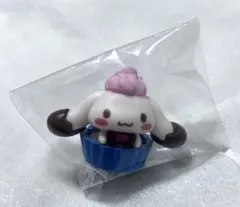 シナモロール　バレンタイン　チョコ　フィギュア　サンリオ　シナモン