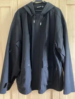 ユニクロ 黒 マウンテンパーカー