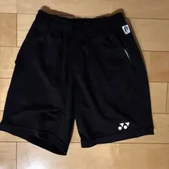 ヨネックス 黒 ハーフパンツ　S