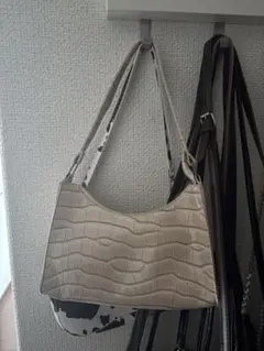 ベージュ クロコダイル型押し ショルダーバッグ