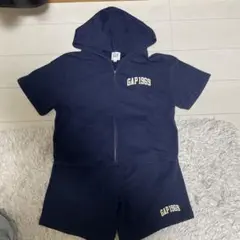 フード付きジャケット & ショートパンツ セットアップ