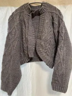 グレー ケーブルニット クロップドカーディガン