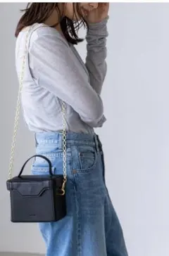 LE VERNI BOXY VANITY BAG バニティーバッグのサムネイル