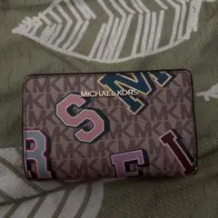 MICHAEL KORS ロゴ入り二つ折り財布