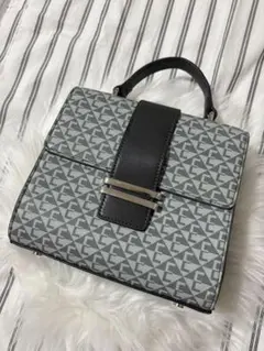 Item thumbnail for item cd5cce70-74f1-420a-b146-6a58e4e6c59a