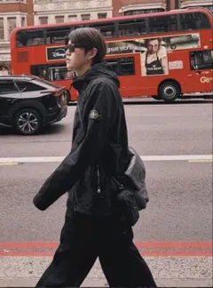 【GW特別価格】STONE ISLANDストーンアイランド マウンテンパーカーのサムネイル