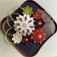 つまみ細工　髪飾り　赤白金　着物　振袖　袴　成人式　卒業式　前撮り