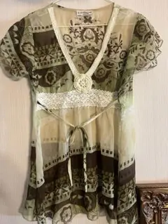 eーGo savor 花柄シフォンチュニック 半袖 グリーン系
