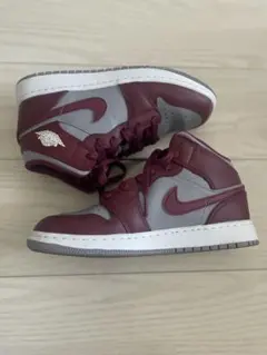 Nike Air Jordan 1 Mid / ナイキ　エアジョーダン