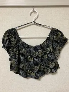 『Forever 21』ショート丈トップス or オフショルダー