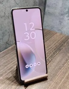 Motorola razr 40　バニラ　ジャンク本体 折りたたみスマートフォン Motorola razr 40 バニラ ジャンク本体 折りたたみスマートフォン