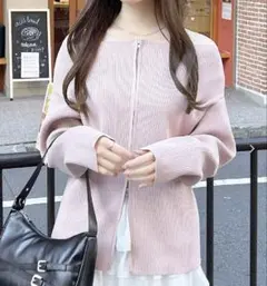 新品ingni オフショルジップニットカーディガンピンク ジップアップ ニット